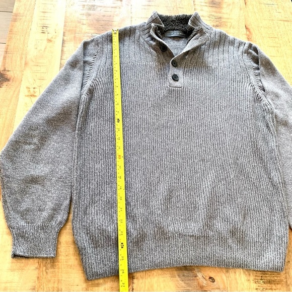 Oscar De La Renta Gray Cable Knit Sweater Sherpa-Lined Button Collar Size XL - Picture 4 of 12